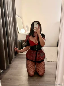 Im just a good student girl but sometimes i let my holes get used up