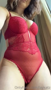I got my favourite set on and my new toys came wanna have some fun