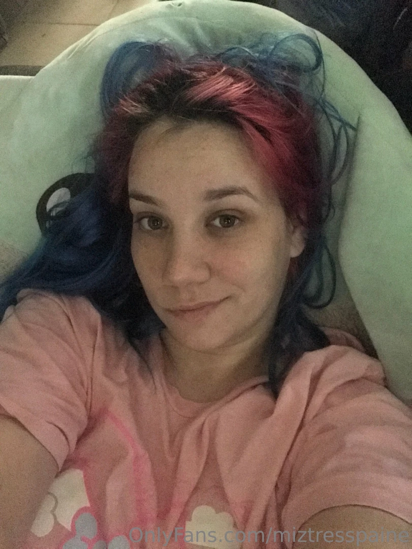 Good morning all slip into my dms so i can slip into something cute 