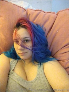 Woke up on my couch guess i fell asleep during watching anime again my