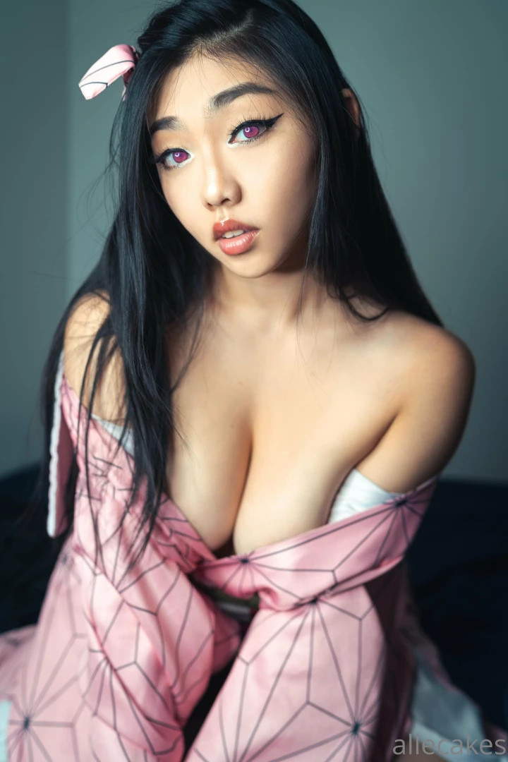 I dare you to show your gf who you really think about at night so get 