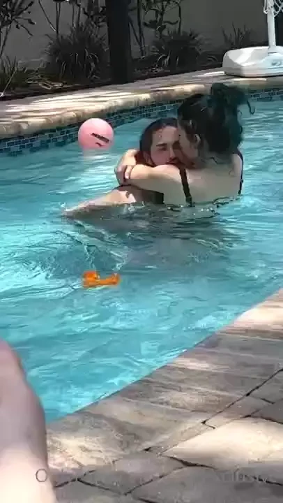 Some sexy pool time 