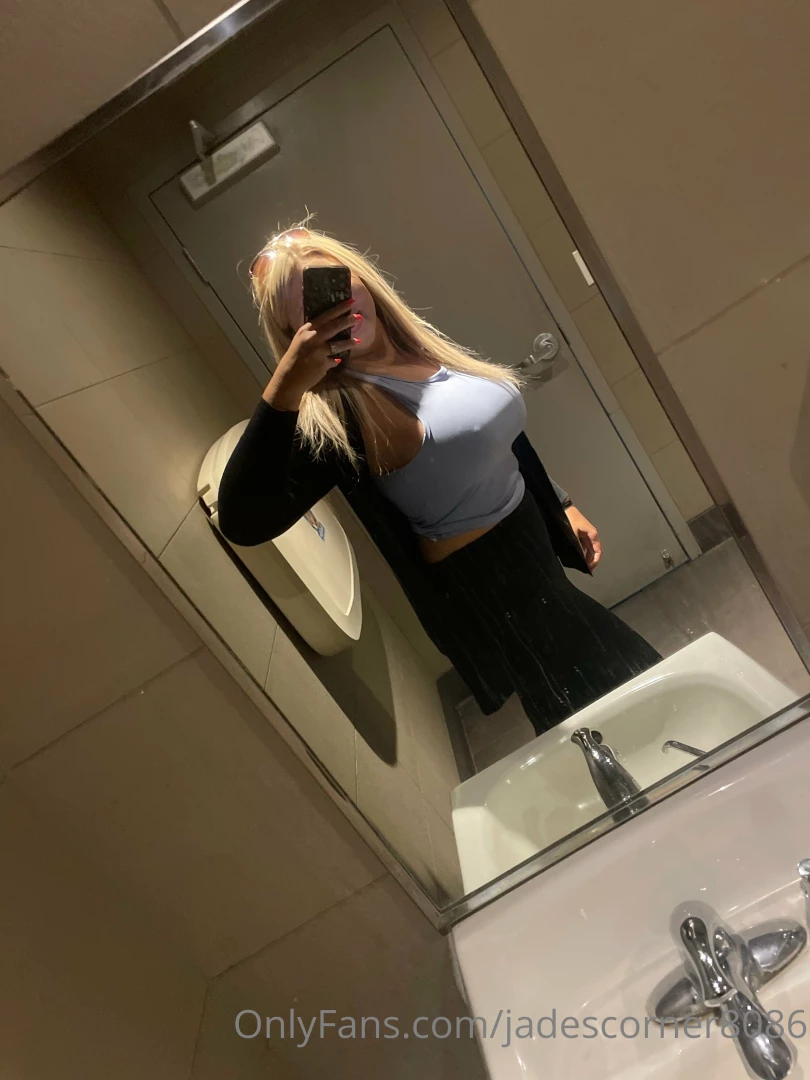 Will you fuck me at starbucks 