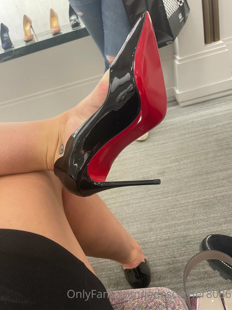 I m dyingggg i need to be fucked wearing these asap 