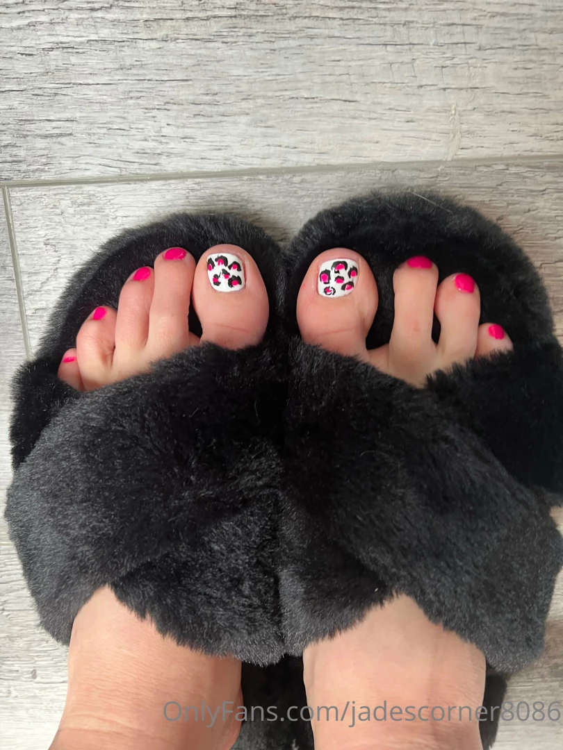 For all the toe lovers pretty new summer toes 