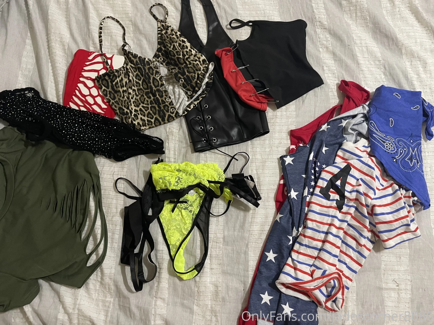 It s not really a vacation unless you pack matching sexy things with 