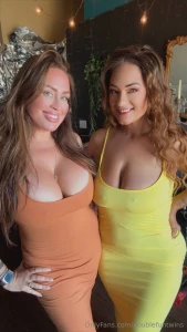 Happy monday babes we are going live at 1pm est don t miss it