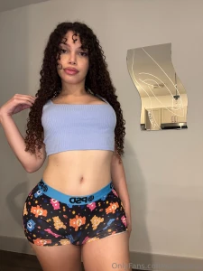 Letting you check me out before i hit the bed because things might get