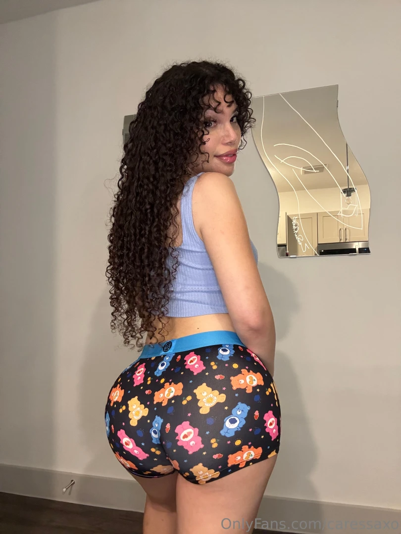 I had to turn around because i m getting hard 