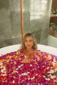 I love a flower bath