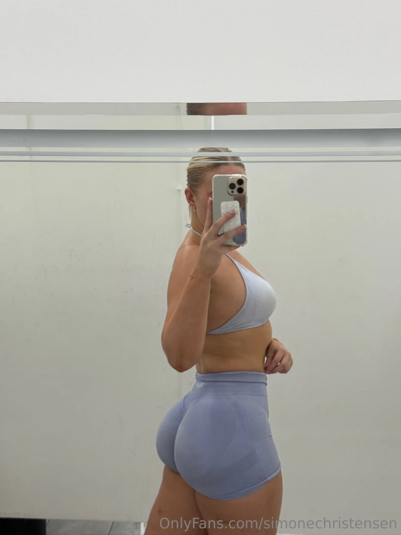 You know what to do go check your dms to see the whole video of me 