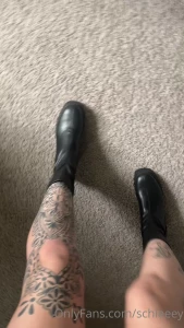 schleeey - Oops ignore the ending but look at these boots 