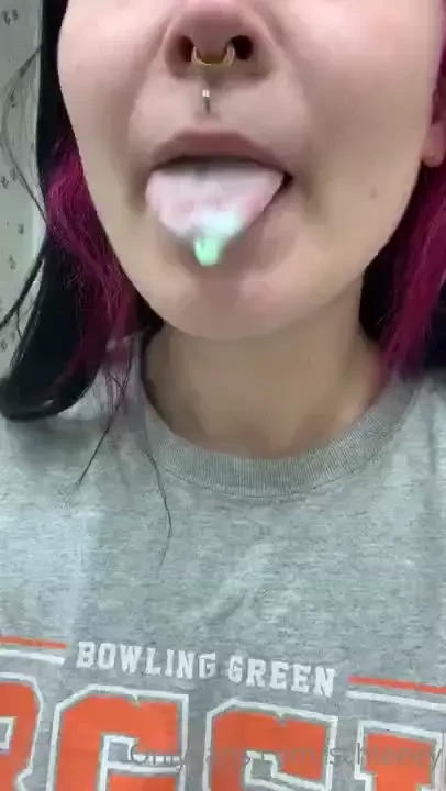 Don t forget to brush today hehe 3 if you like the way things look 