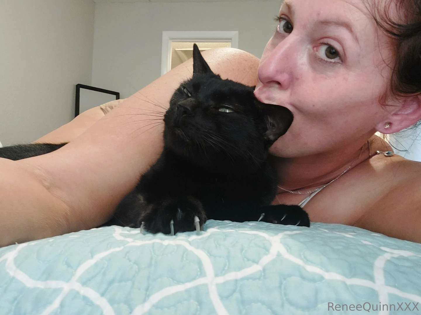 Pussy loves me 
