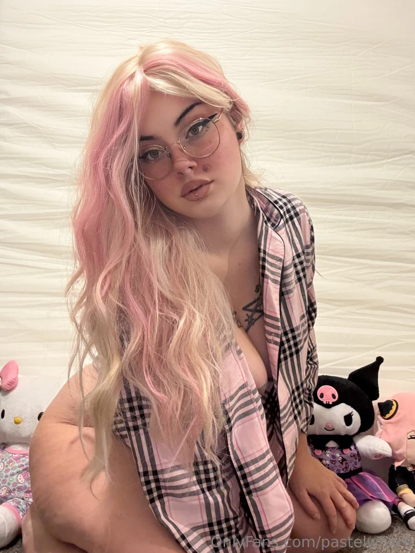 Little striptease vid for you 