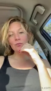 Sweaty mommy needs rub down real bad pay for my massage today