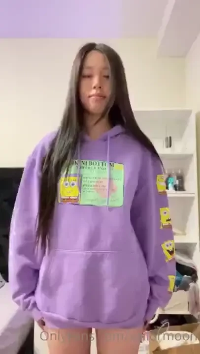 I fell asleep in my spongeboob hoodie with my granny panties on and 