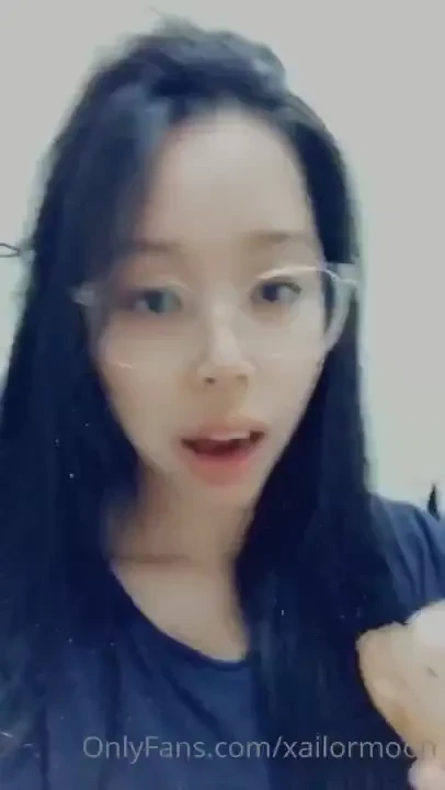 I just came out of the shower and now i m eating a cookie btw my new 