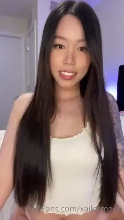 I just wanted to show you my shaved coochie how does it look 