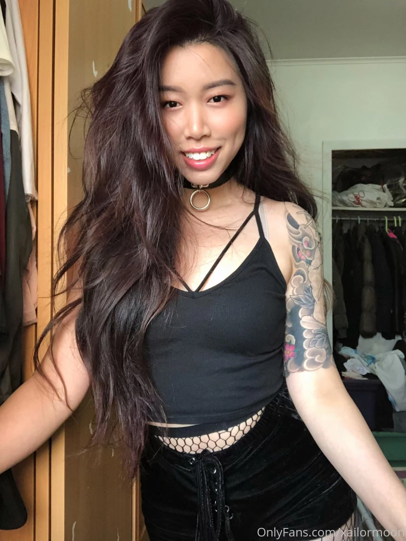 Happy monday do you guys like my outfit part 1 