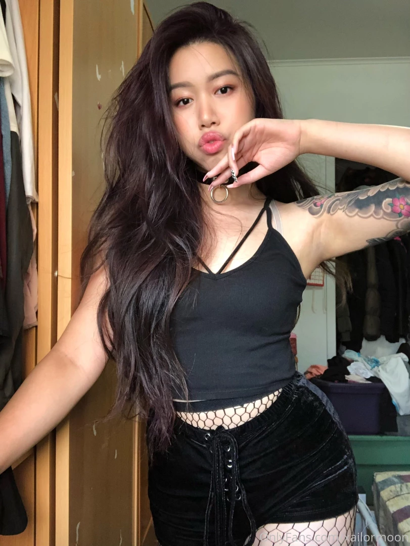 Happy monday do you guys like my outfit part 3 