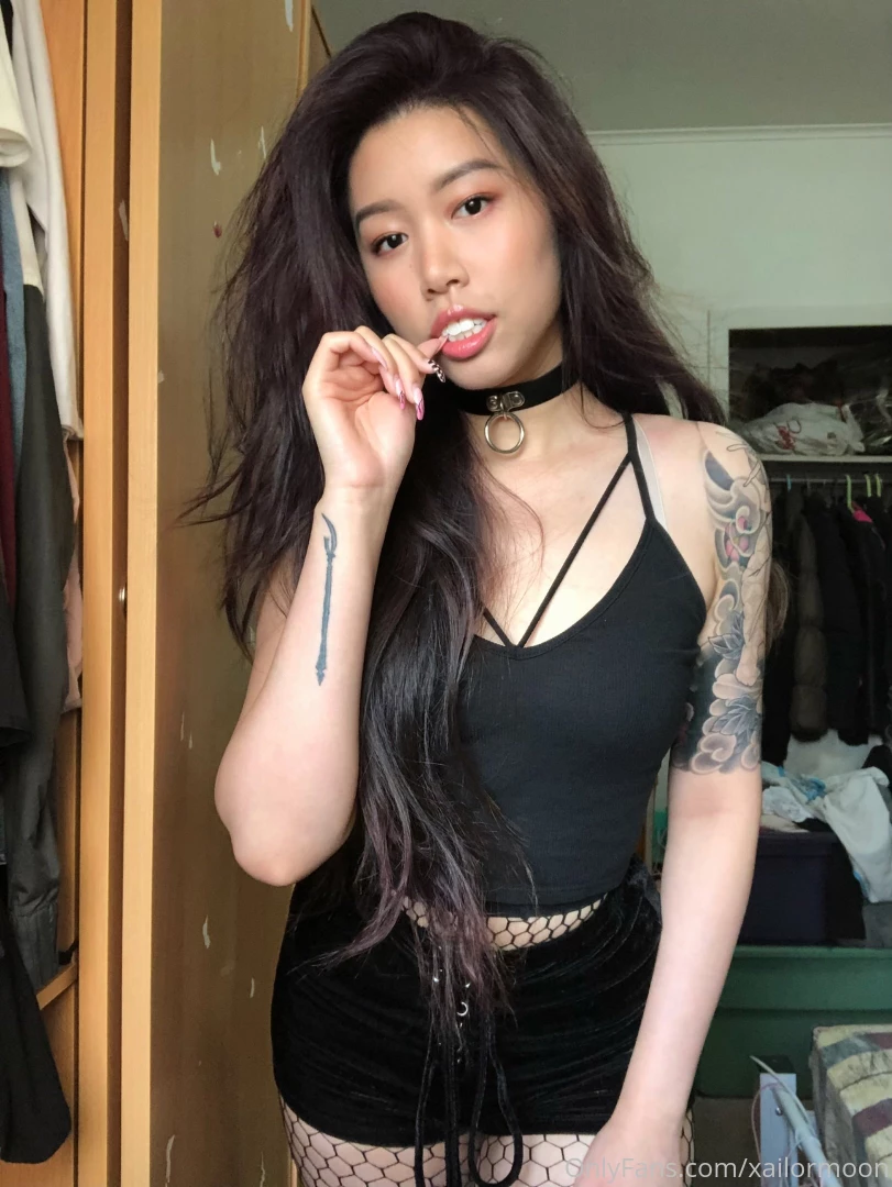 Happy monday do you guys like my outfit 