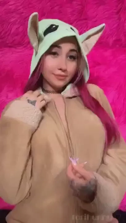 Da cutest yoda titties 