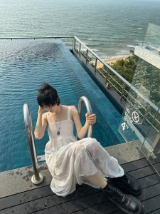 Hey hey everyone now im traveling a bit in sri lanka with my bffs part 10