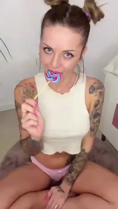 My lollipop needs a good lick lory_tatt 