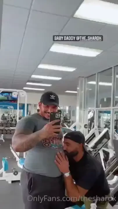 I love his belly i think me and fulltimepapi need to film let me know 