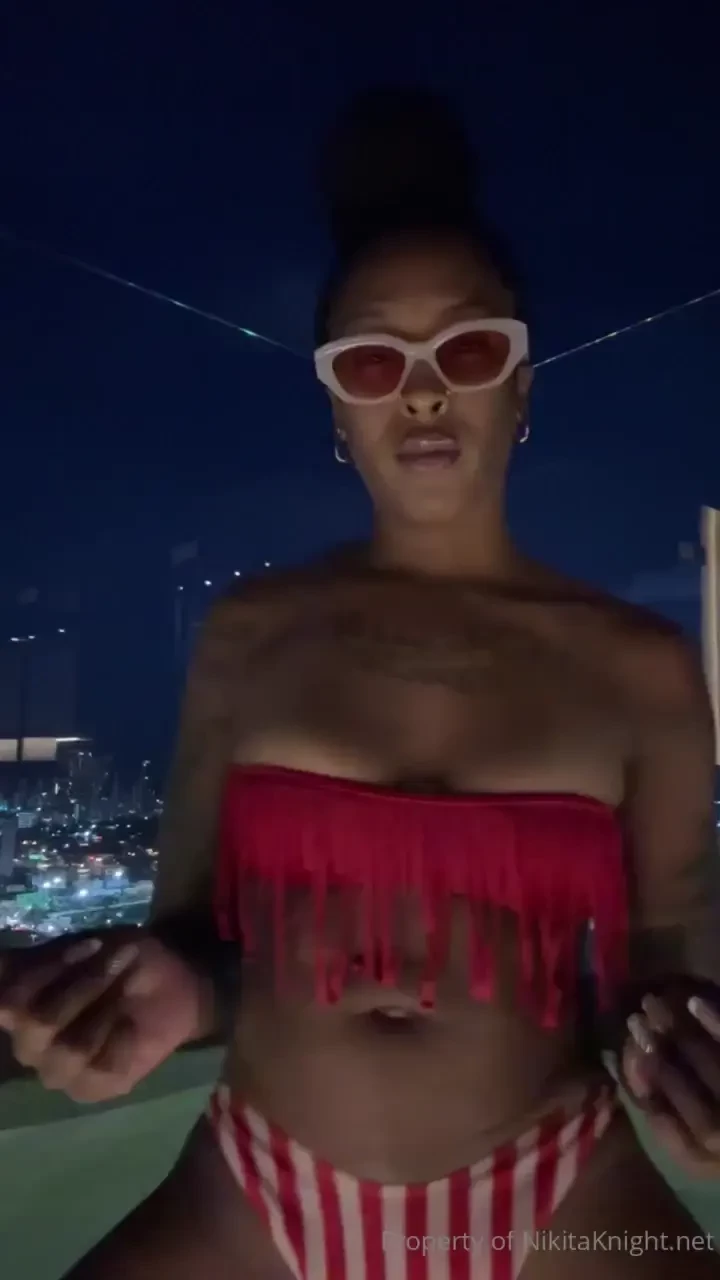 Come let me ride that dick in this rooftop pool i don t care whose 