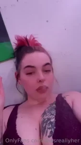 Who can beat a pretty face and pretty pussy part 1