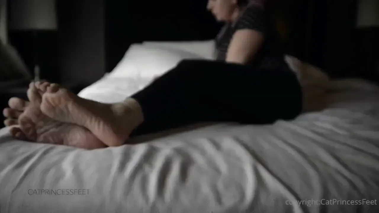 Hungarian milf hotel soles show part 2 day 2 she was walking back to 