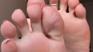 catprincessfeet - Pink french tips plump long boney lillipop toes milf feet ignore close 