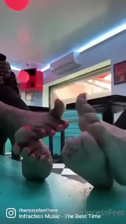Drinks n footsies with yourchocolategoddess312 would you be watching part 1 