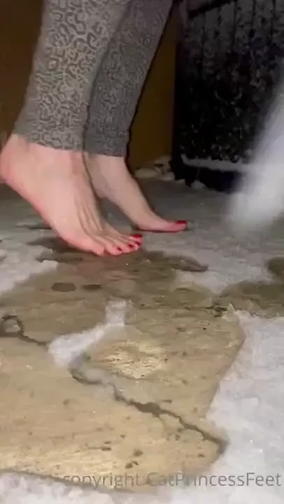 -flip flop dangle slaps claps drop- first snow you know i had to part 1 