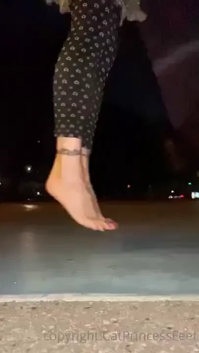 Barefoot night jumproping you fancy 
