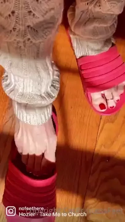 Sunny toes how is your day going 