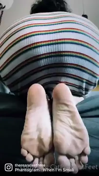 Tip for the skirt pull-up no im not wearing panties 