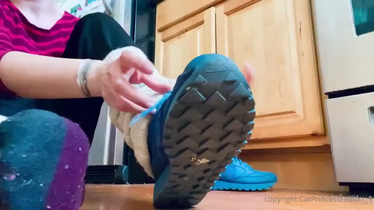 Sneaker legwarmer and wool sock removal then sweaty soles show enjoy 