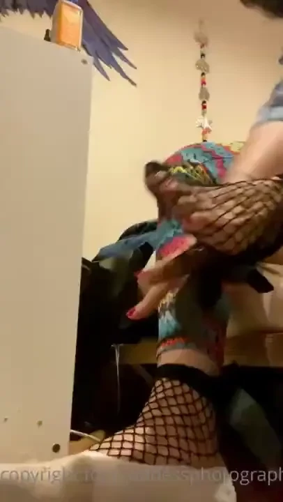 Shoe story lots of fishnet imprints on my soft feet after taking them part 2 