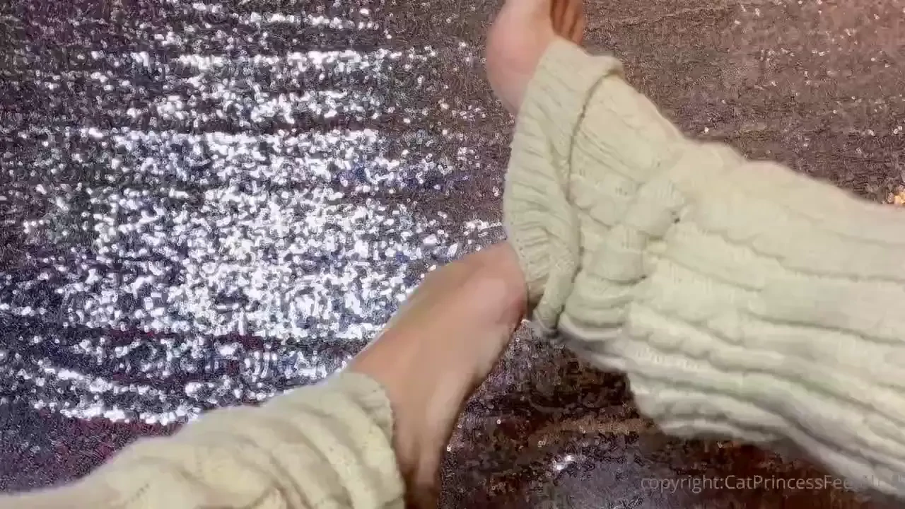 Foot show with red nails n legwarmers 