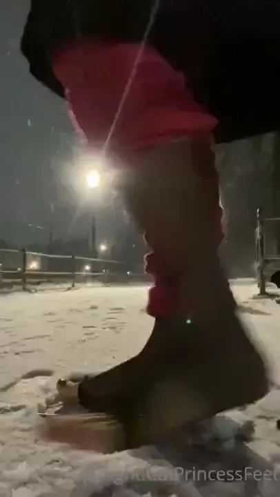 Snowy scrunches wanna see the removal 