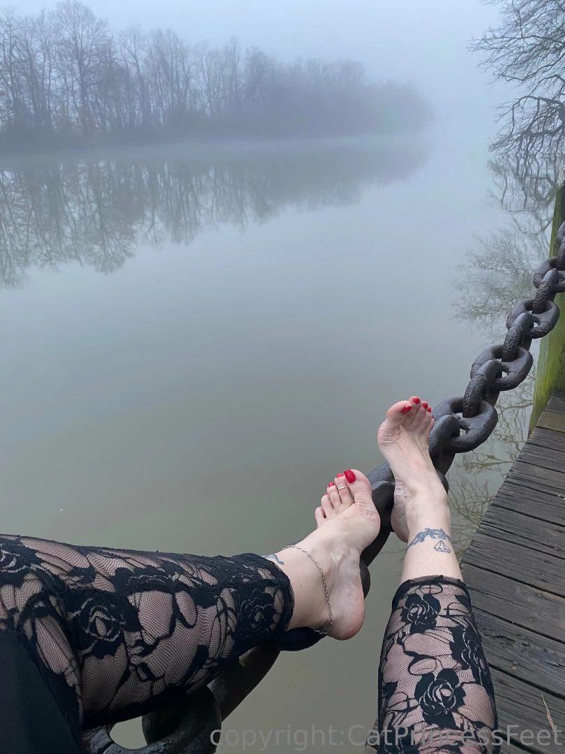 catprincessfeet - Beautiful spot for foot pics theres soles coming too yes part 19 