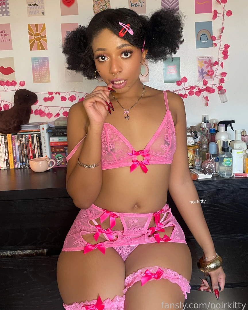 I look like i taste like pink bubble gum hehe ebony lingerie petite part 2 