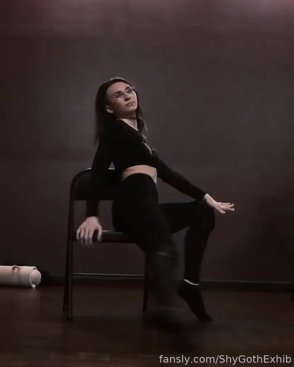 Hello vouyers i m planning to stream here on fansly sunday starting 