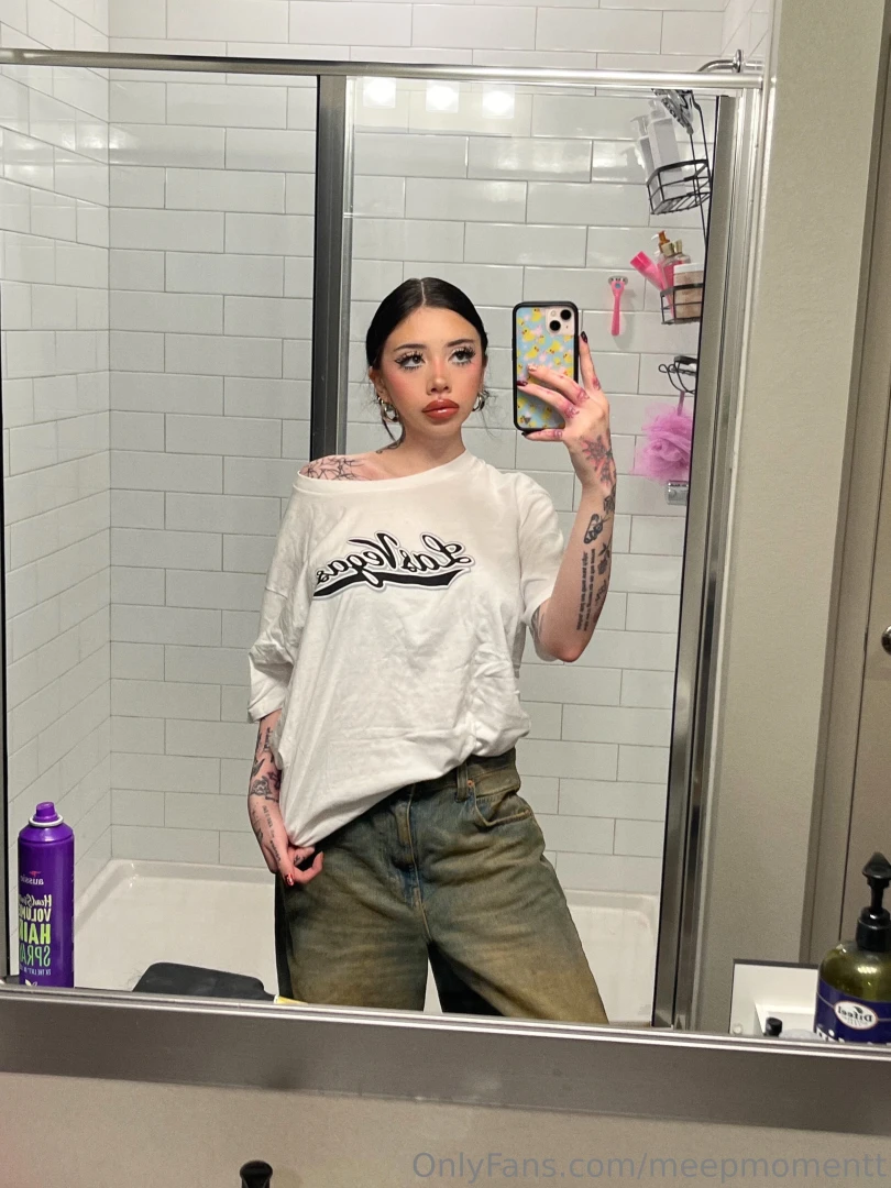 Felt cute in this tee n baggy jeans today 