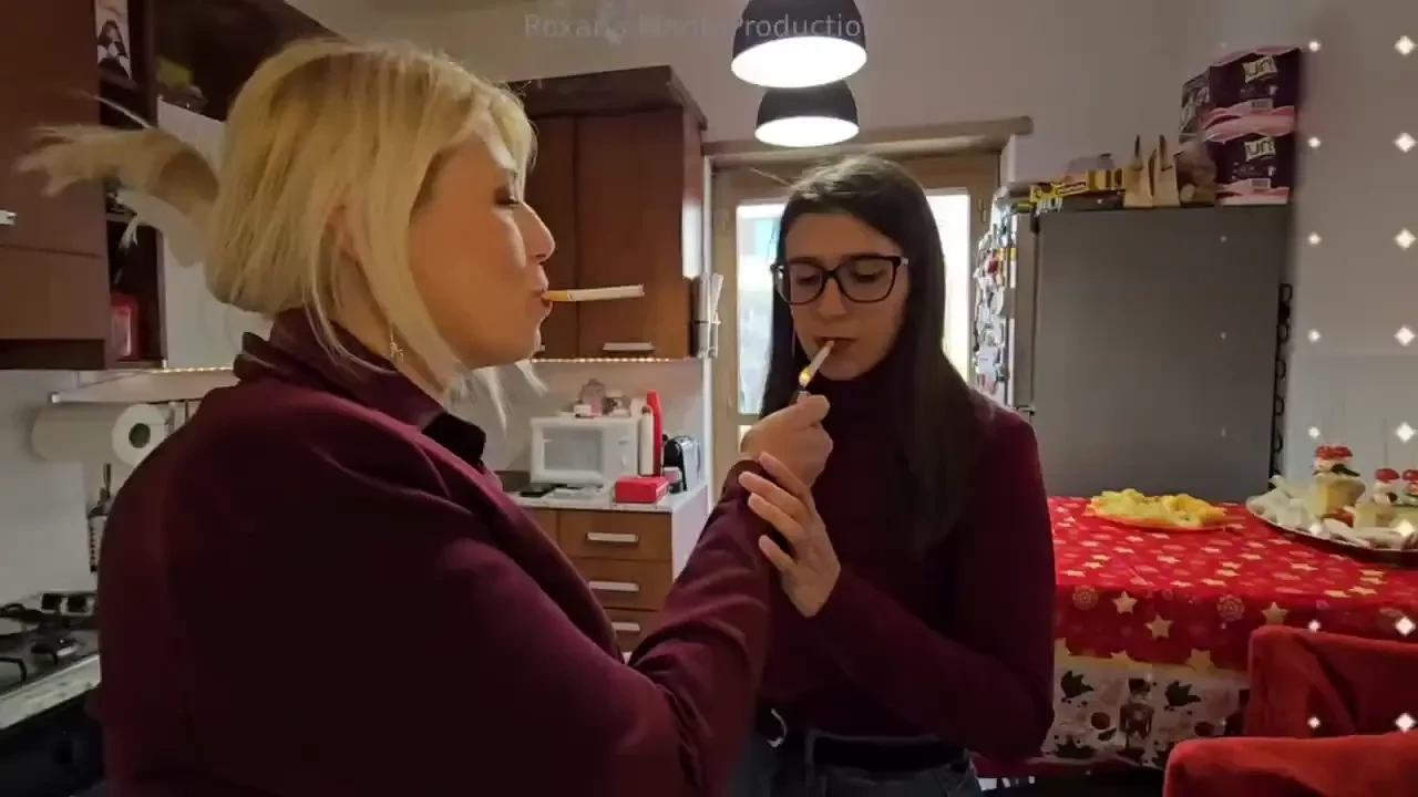 00218 roxana and giselle a smoky christmas together my daughter 