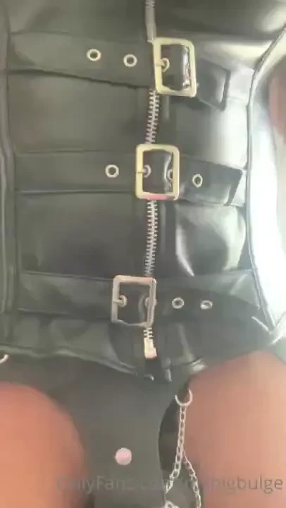 Experience what it s like to be with a true muscle dominatrix 