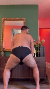 Come belly play with me